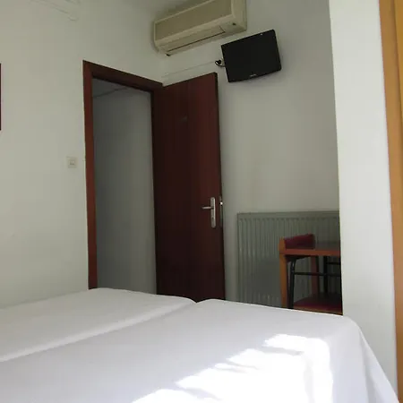 Guest house Ballestero 2*